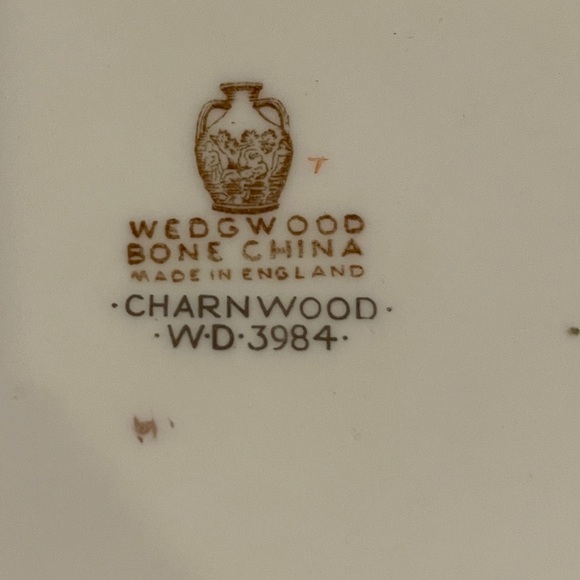 Wedgwood Bone China Made in England Pattern Name Charnwood 10” Vegetable Bowl - Picture 12 of 12
